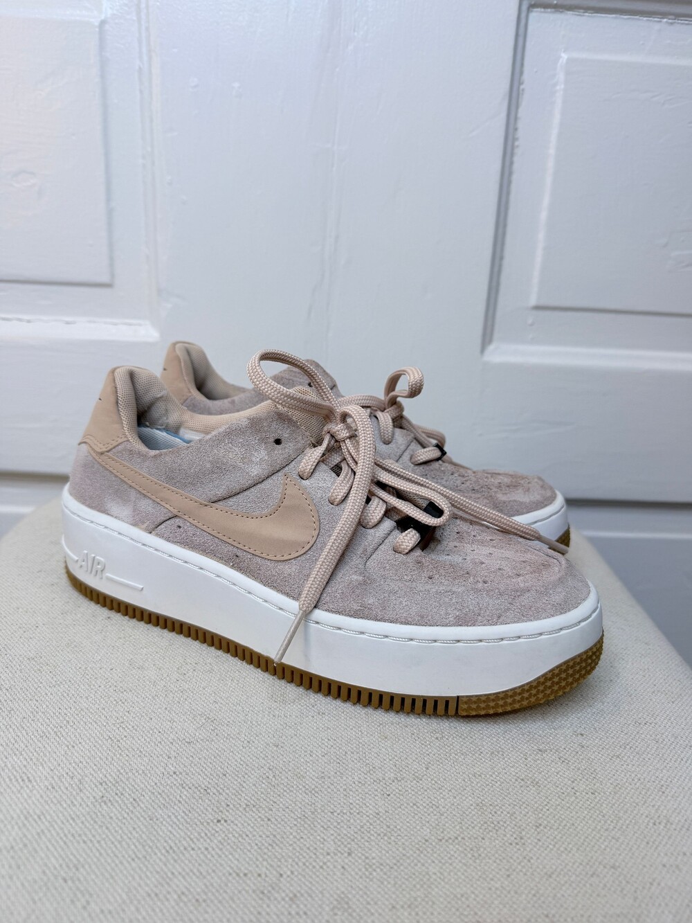 Nike Air Women's Size 7 Beige Suede Sneakers